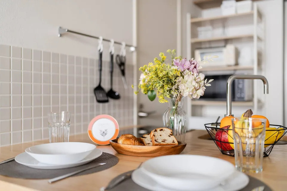 The kitchen counter and dining space in SB3B